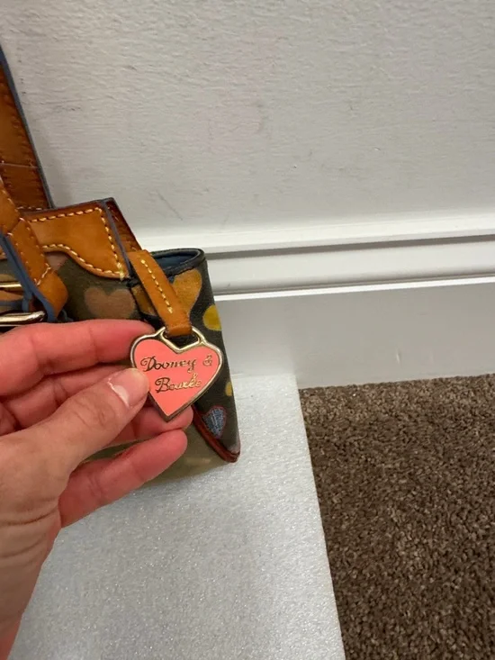 Dooney & Bourke Y2K graffiti heart mini bag handbag with charm - Picture 2 of 12